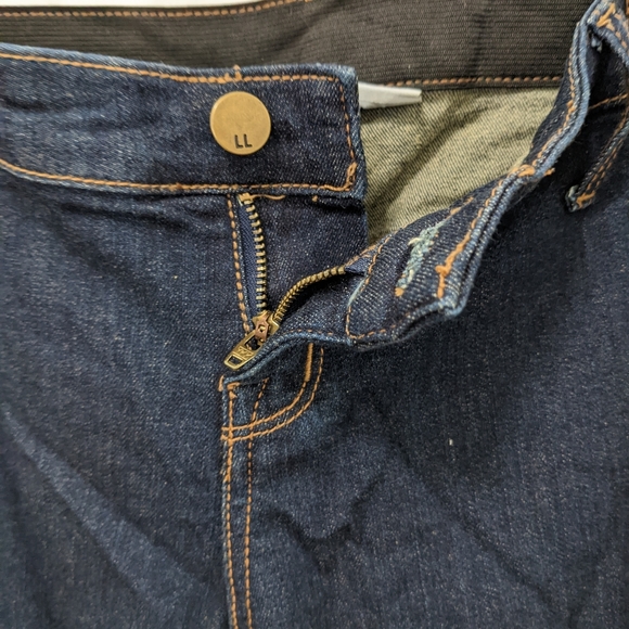 Liz Lange Target maternity jeans - Picture 7 of 7